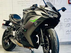 KAWASAKI NINJA 650