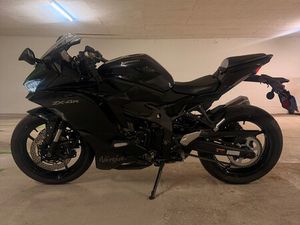 NINJA ZX-4R