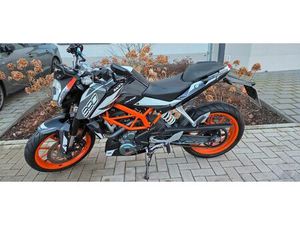 KTM DUKE 390