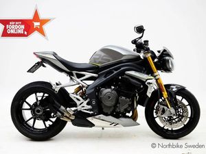 TRIUMPH SPEED TRIPLE 1200RS - HEMLEVERANS • 2021