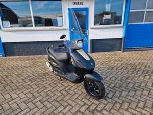 PIAGGIO FLY SNORSCOOTER , INRUIL SCOOTER OPKNAPPEN / HANDEL — SCOOTERS | PIAGGIO — MARKTPLAATS