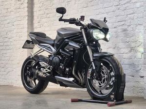 ② TRIUMPH STREET TRIPLE RS 765 @MOTOMOBILIA