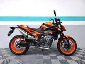 KTM - 890