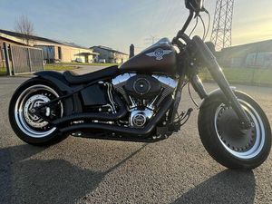 HARLEY-DAVIDSON FAT BOY 103 ALLMATTBLACK, SITZ ALCANTARA+DESIGNL