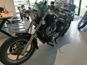 ② HONDA VT1100 SHADOW - ZO MEENEMEN