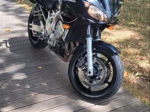 YAMAHA FZ6 FAZER