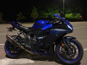 YAMAHA R7 2022