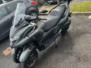 YAMAHA TRICITY 300