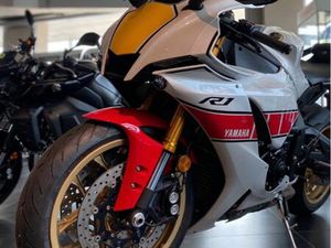 YAMAHA R1 WORLD GP 60TH
