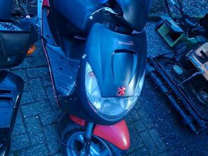 ② PEUGEOT VIVACITY / B KLASSE