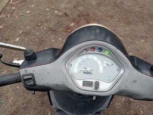 ② VESPA LIBERTY 50