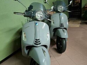 ② VESPA GTS 300 2 STUKS