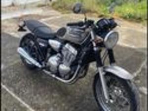 TRIUMPH THUNDERBIRD 900