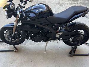 TRIUMPH SPEED TRIPLE 1050 NERO