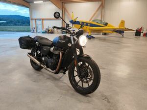 TRIUMPH STREET TWIN 900 A2 GEDROSSELT
