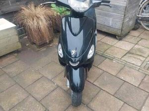 PEUGEOT V-CLIC 4TAKT 2010. — SCOOTERS | PEUGEOT — MARKTPLAATS