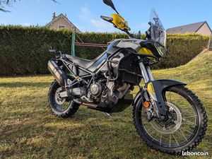 APRILIA TUAREG 660 - PRÊTE POUR L'AVENTURE, ULTRA-ÉQUIPÉE