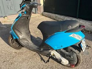 A VENDRE SCOOTER ZIP 2T