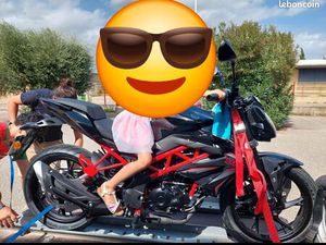 MOTO 125 PRATIQUEMENT NEUVE