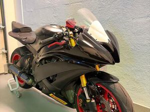 YAMAHA YZF R6 RJ15 RENNSTRECKE RENNMOTORRAD