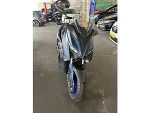 YAMAHA XMAX 250