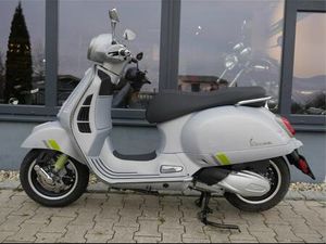 VESPA GTS 300 SUPERTECH, 10/2025. SAMO 754 KM, JEDINSTVENA U HR., 2025 GOD.