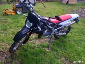 VEND MOTO 50 CM3 APRILIA