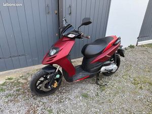 SCOOTER APRILIA SR MOTARD 50CM3 - 2019 - 10 000KM
