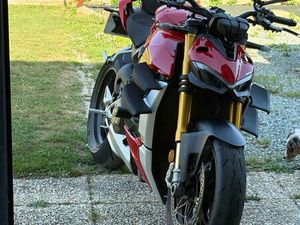 DUCATI STREETFIGHTER V4S