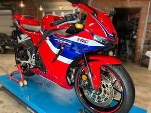 ② HONDA CBR600RR À VENDRE ÉTAT NEUF • 2025 • 1550 KM