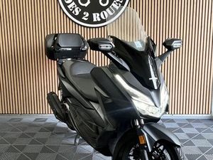 HONDA FORZA 125 CM3 NOIR MAT TOP CASE HONDA / DEMARRAGE SANS CLES REGLEMENT POSSIBLE EN 4-10 FOIS PAR CARTE BANCAIRE - LIVRAISON POSSIBLE