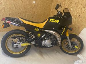 YAMAHA 240 TDR
