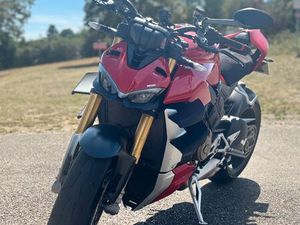 DUCATI STREETFIGHTER V4S