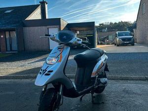 ② PIAGGIO TYPHOON 50 CC B KLASSE ORIGINEEL