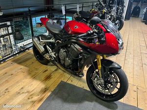 TRIUMPH SPEED TRIPLE 1200 RR