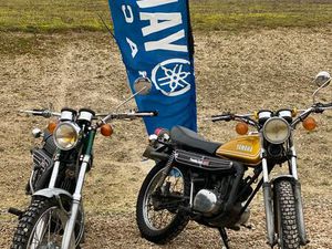 YAMAHA AT2 125 JAUNE