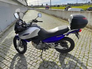 SUZUKI FREEWIND 650 TÁBUA