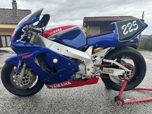 YAMAHA YZF 750 R