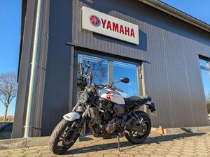 YAMAHA XSR700