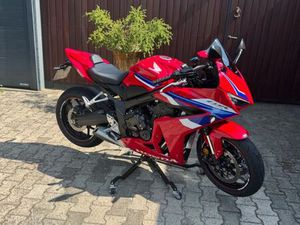 HONDA CBR650R E-CLUTCH 2025, 1. HAND + BURSIG-STÄNDER