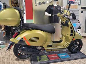 VESPA GTS SUPER SPORT 300 VERDE
