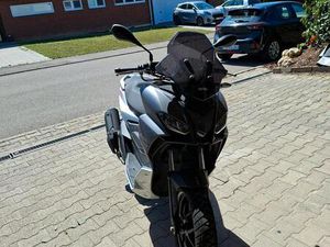 APRILIA SR GT 125