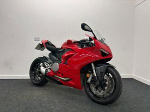 DUCATI PANIGALE V2 **12 MONTHS MOT - LOW MILES - EXCELLENT CONDITION **