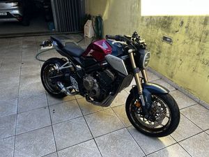 HONDA CB650R 35KW LIVRETE URGENTE ALVARELHOS E GUIDÕES
