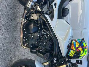 TRIUMPH SPEED TRIPLE 1050 BIANCO