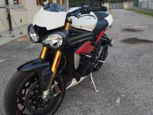 TRIUMPH SPEED TRIPLE 1050 BIANCO