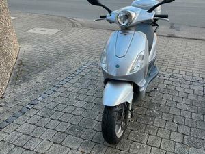 PIAGGIO FLY 4 TEMPI ROLLER, 4 TAKT, 50 CCM, SILBER