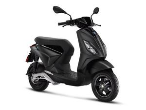 ROLLER PIAGGIO ONE ACTIVE 60 KM/H, SCHWARZ FOREVER NEU 3299 EURO*