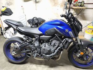 YAMAHA MT-07 2021 | 700 CC | AKRAPOVIČ + QUICKSHIFTER REFONTOURA