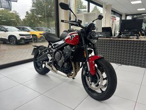 TRIUMPH TRIDENT 660